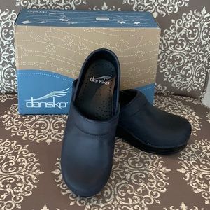 Dansko Professional Blueberry Oiled Leather 36